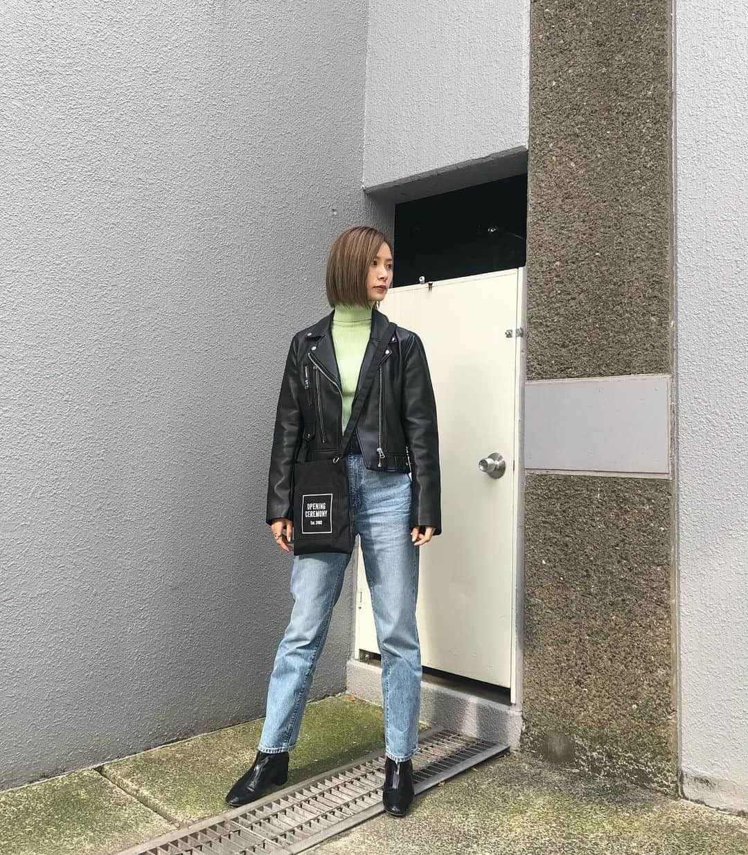 朝日奈央さんのインスタグラム写真 - (朝日奈央Instagram)「👩🏻‍🦰💚#あさひ私服  横向いちゃう　へへへへへ ・ ・ #cordinate#コーデ#コーディネート #fashion#ファッション#私服#私服コーデ」10月29日 16時35分 - pop_step_asahi