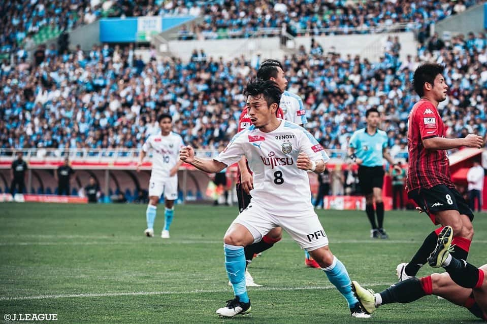 Ｊリーグさんのインスタグラム写真 - (ＪリーグInstagram)「悲願のタイトルを獲得した﻿ 川崎フロンターレ🐬🏆 ﻿ 2019ＪリーグYBCルヴァンカップ﻿決勝の ベストショットをお届け📸✨﻿ ﻿ ﻿ #Ｊリーグ #jleague﻿ #ルヴァンカップ﻿ #ルヴァンカップ決勝﻿ #これが伝統Ｊリーグ唯一の決勝﻿ ﻿ #川崎フロンターレ﻿ #frontale﻿ #中村憲剛﻿ #鬼木達﻿ #阿部浩之﻿ #新井章太﻿ #小林悠﻿ #マギーニョ﻿ #長谷川竜也﻿ #感動 #涙 #喜び﻿ #おめでとう #congratulations﻿ #bestshot #ベストショット﻿ #niceshot #ナイスショット﻿ #soccer #サッカー #football ﻿ #⚽️ #🐬」10月29日 16時49分 - jleaguejp