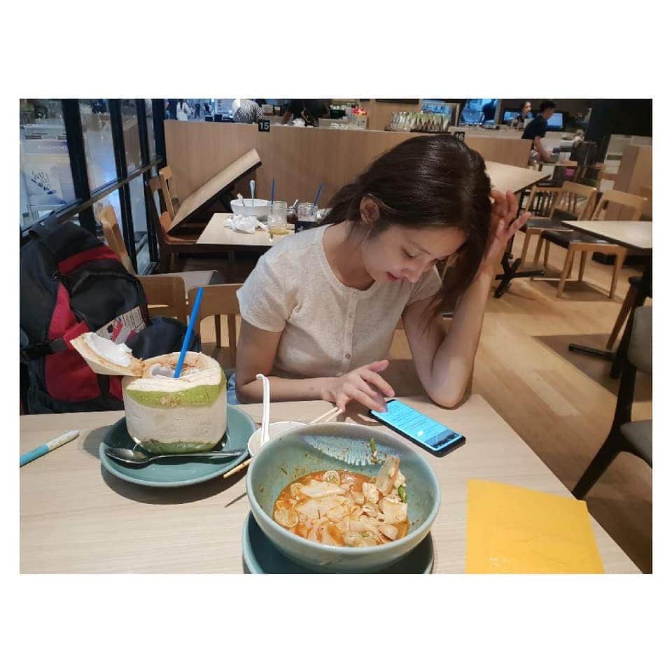 ジヒョン さんのインスタグラム写真 - (ジヒョン Instagram)「코코넛과 똠양꿍의  아침」10月29日 17時15分 - jihyunilovee