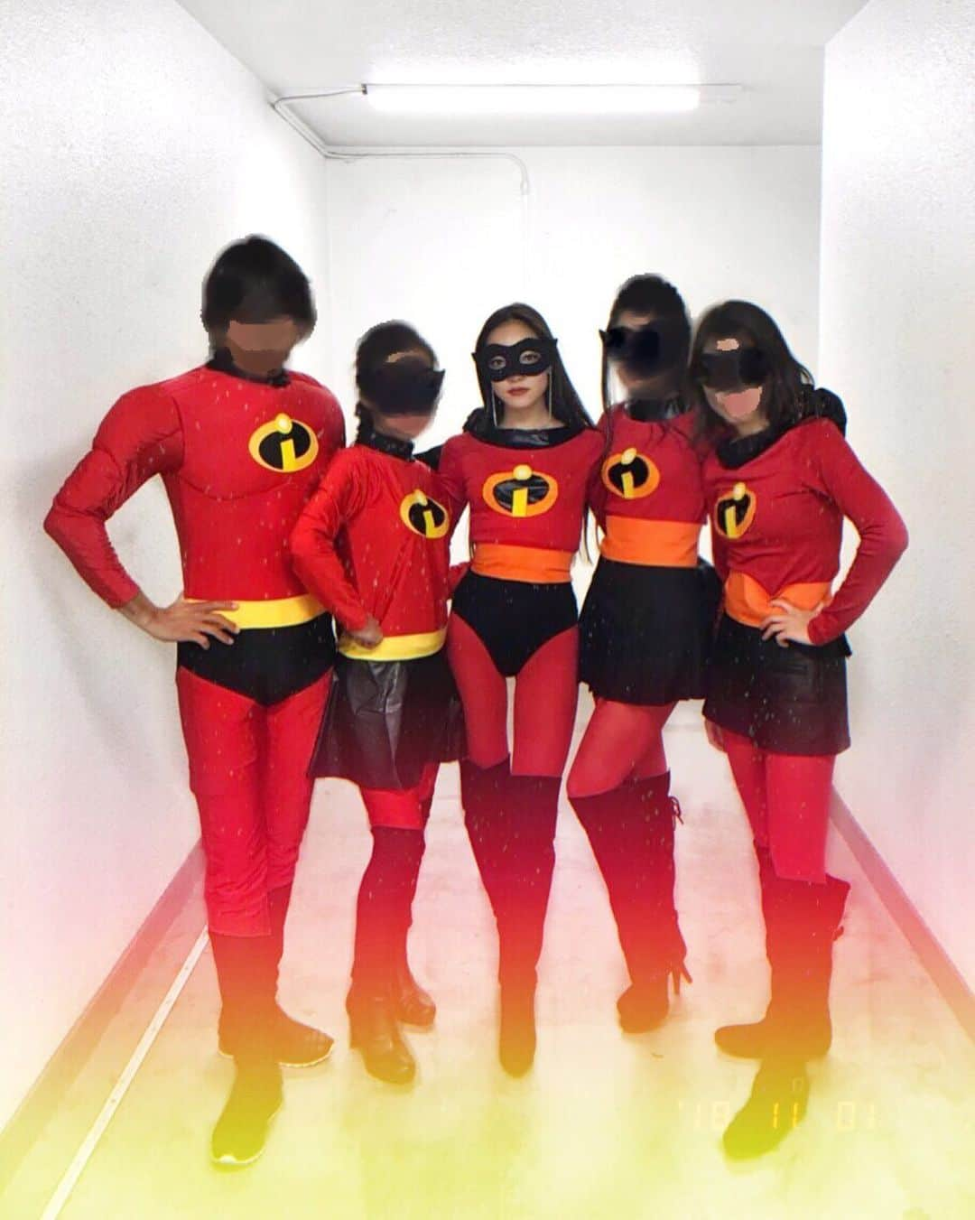 TANAKA ALICEさんのインスタグラム写真 - (TANAKA ALICEInstagram)「The Incredibles ❤️ * ラジオ聴いてくれた人はもう知ってるかもしれないけど！去年家族でハロウィンコスチューム着ました！😆 またやりたいな〜！ *  #TheIncredibles#increibles2 #familycostumes #halloween#lastyear#インクレディブルファミリー#ハロウィン#コスチューム.」10月29日 17時57分 - tanakaalice