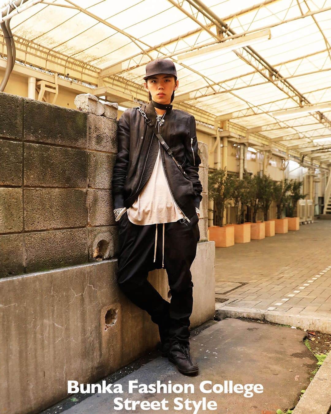 Droptokyoさんのインスタグラム写真 - (DroptokyoInstagram)「BUNKA FASHION COLLEGE SNAP  @bunka_fc  #文化服装学院 #bunkafashioncollege#pr#streetstyle#droptokyo#tokyo#japan#streetscene#streetfashion#streetwear#streetculture#fashion#shibuya#shinjuku Photography: @fumiyahitomi @kyoheihattori」10月29日 18時25分 - drop_tokyo