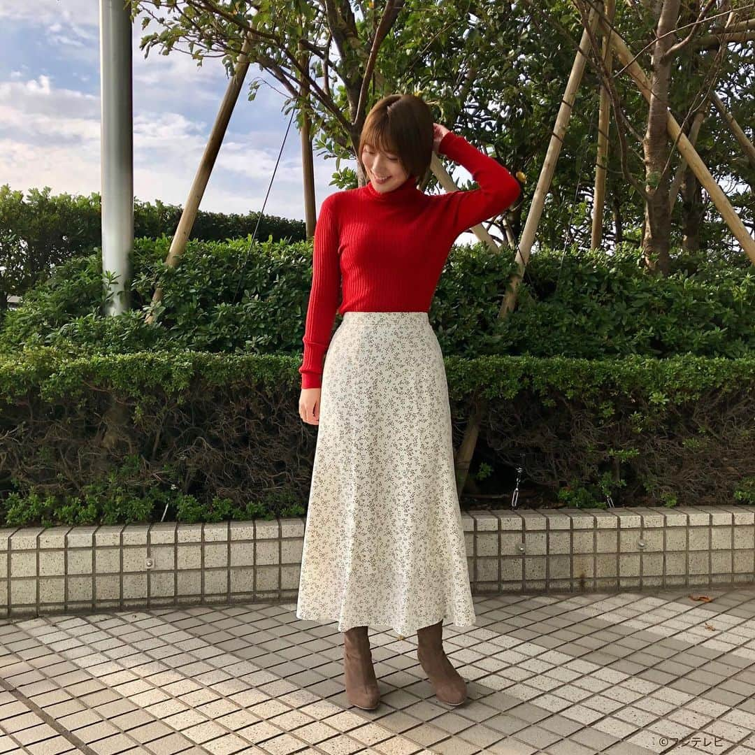 フジテレビ「めざましテレビ」さんのインスタグラム写真 - (フジテレビ「めざましテレビ」Instagram)「10月28日（月）きょう何着て行く？ ・ ファッション雑誌CanCamとコラボした お天気コーナー「きょう何着て行く？」 阿部華也子ちゃんの毎日のコーデを紹介♪ ・ 【きょうのコーデ】 ジャケット→#メルディティ １万3800円 ニット→#N. ７000円 スカート EMMELREFINES 1万1000円 靴→#ILIMA 7900円 イヤリング→#GU 590円 ・ 【コーデのポイント】 キャッチーな赤ニットでとびっきり元気に決めてみました🍎 白のプリントスカートを合わせてさらに華やかさをプラス💫✨ 全体を暖色系でまとめると秋らしく 温かみのある印象もGETできますよ🍁 ・ #めざましテレビ #きょう何着て行く？ #阿部華也子 #今日のコーデ#コーデ #CanCam #今日のファッション#ootd #きょう何着て行く？は月〜金朝6時22分ごろ放送！」10月29日 18時18分 - mezamashi.tv