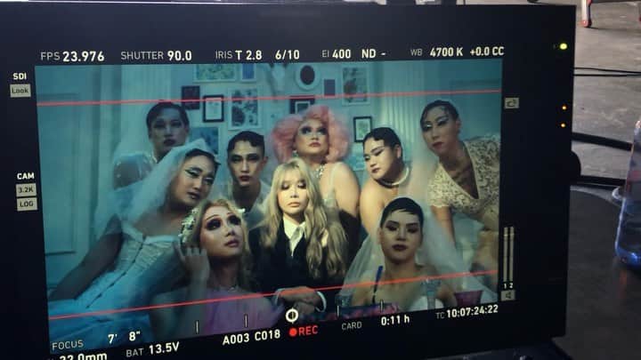 ジェアのインスタグラム：「원더우먼 m/v behind 👀 끝까지 봐야함 haha 😆 #원더우먼 #브아걸」