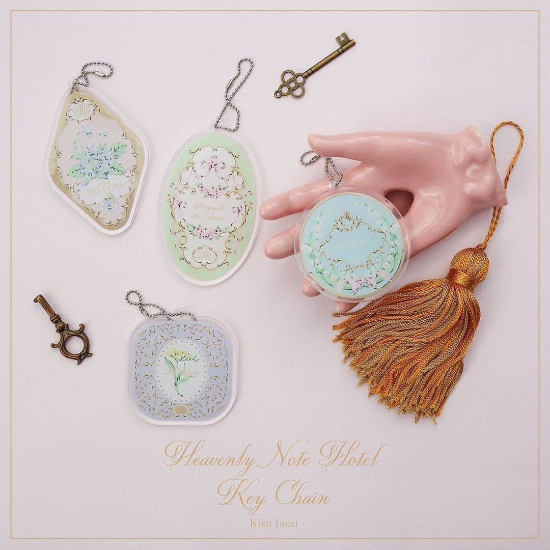 今井キラのインスタグラム：「𝒩ℯ𝓌﻿ Heavenly Note Hotel ﻿ Key Chain﻿ ﻿ 「Heavenly Note Hotel」で使われているホテルキーをイメージしたキーチェーン。﻿ ﻿ 人気のアイテムを今回の個展に合わせて再販しました。前回はスミレとスズランの2種類でしたが、今回はフリージアとローズも加えて4種類になっています💐﻿ ﻿ タッセル付きの販売については追ってお知らせします🗝﻿ ﻿ 今井キラ個展「Note」﻿ 2019年11月8日－12月1日﻿ 浅草橋 パラボリカ・ビス﻿ ＊火水休館﻿ ﻿ 🗝﻿ ﻿ 🗝﻿ ﻿ 🗝﻿ ﻿ #kiraimai #🗝#香水 #perfume #lolitafashion」
