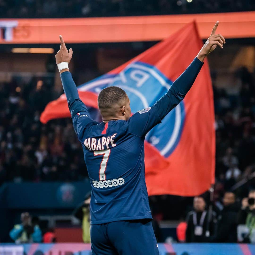 パリ・サンジェルマンFCさんのインスタグラム写真 - (パリ・サンジェルマンFCInstagram)「7️⃣💫 . 🤷🏻‍♂️ @k.mbappe . 🔴🔵 #ICICESTPARIS #AllezParis #ParisSaintGermain #PSG #Paris #Classique #PSGOM」10月29日 19時04分 - psg