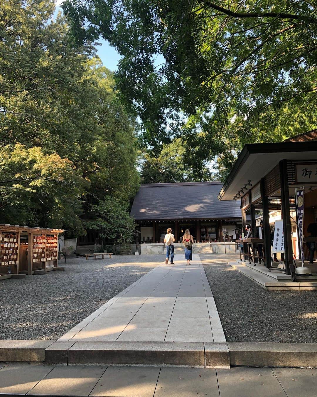 のインスタグラム：「私的好きな神社は乃木神社😌⛩ 神社って色々冷静になれて、心洗われる😌  パワースポットですね😌✨ . . #乃木神社 #神社 #御朱印 #御朱印ガール」
