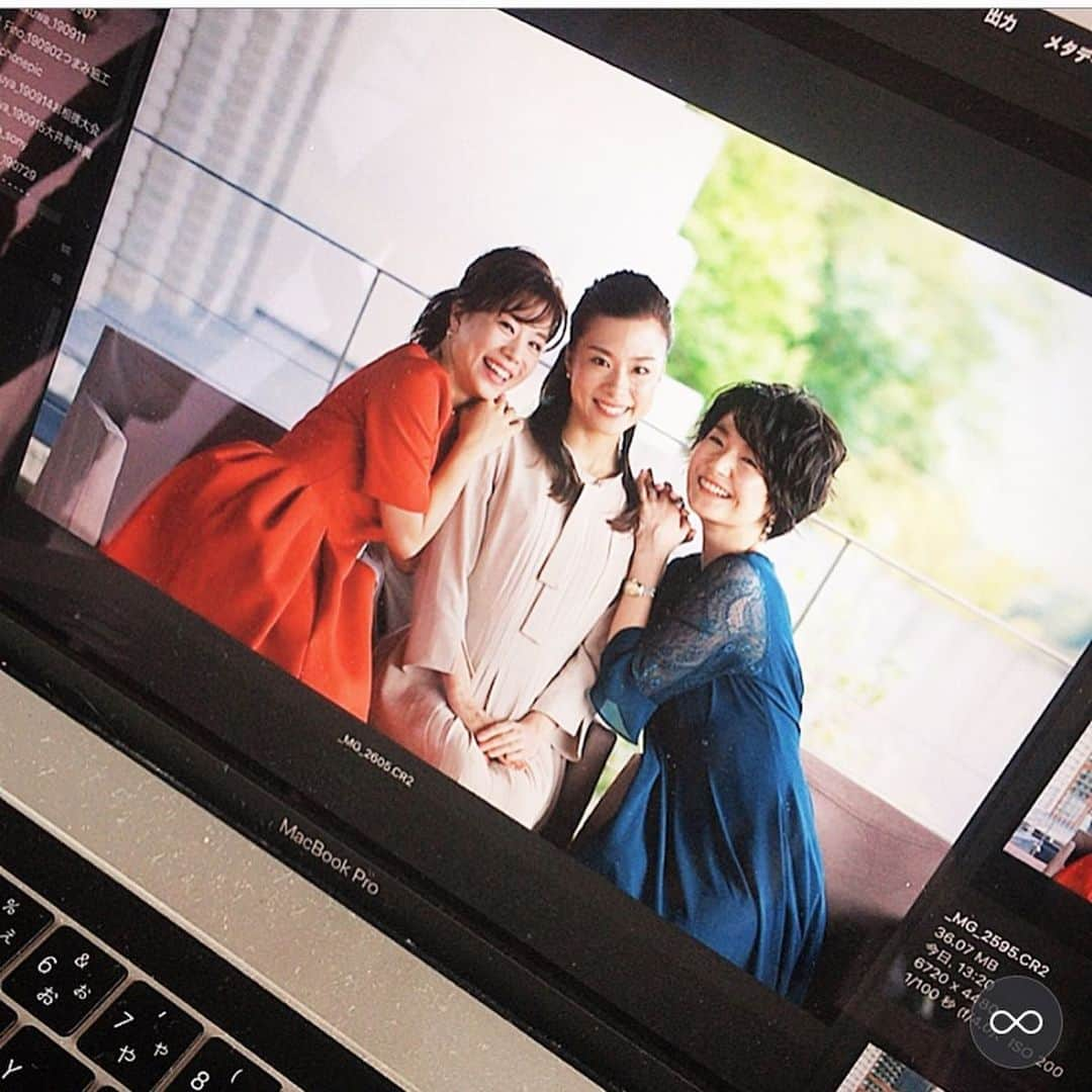 麻尋えりかさんのインスタグラム写真 - (麻尋えりかInstagram)「#雑誌#25ans#ヴァンサンカン 今月号是非お手にとってご覧ください♡ #元宝塚三姉妹」10月29日 19時43分 - mahiroerika