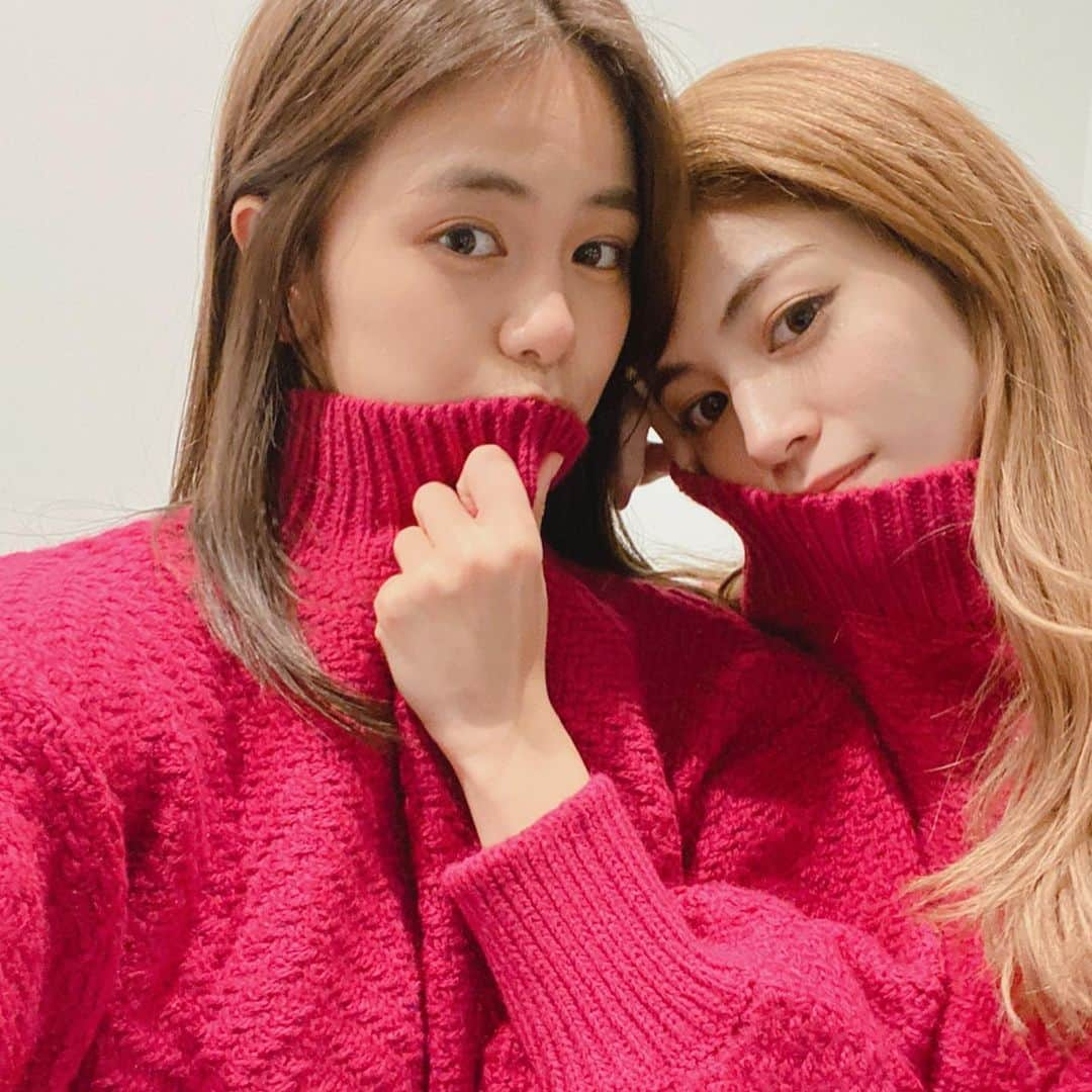 楓さんのインスタグラム写真 - (楓Instagram)「ツインタワー👯‍♀️💓 @annastagram.official と @evris_official のコラボニット😚😚😚 #たまたま #お揃い」10月29日 19時42分 - kaede_