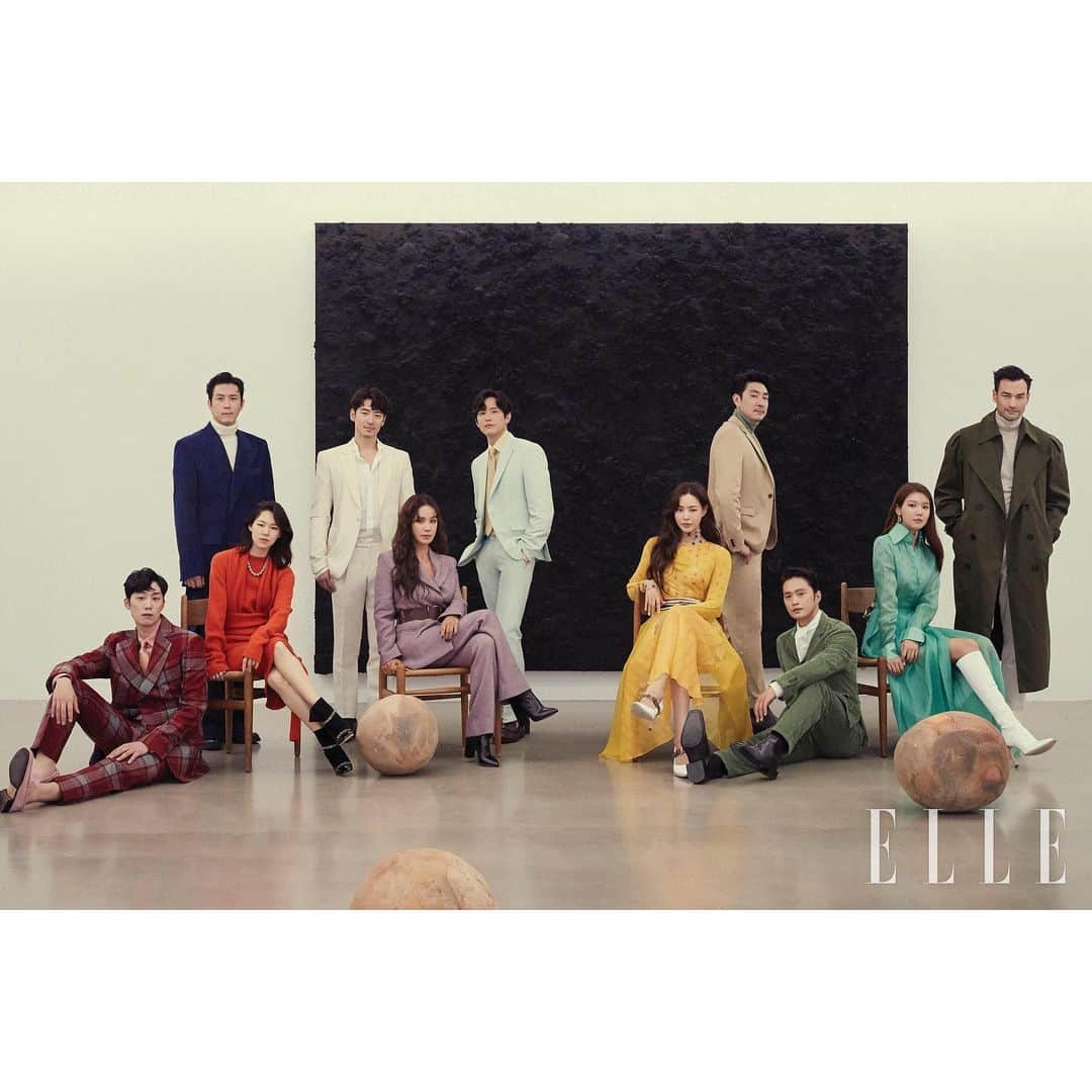 クォン・ユルのインスタグラム：「#권율작성 📝 사람엔터 가족들과 함께 :) #엘르 #ELLE #사람엔터테인먼트 #사람엔터」