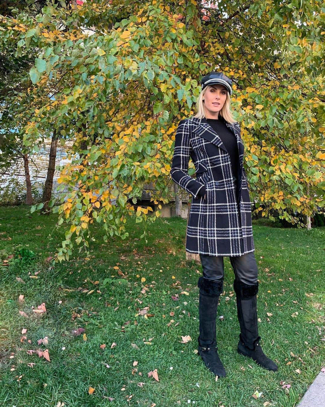 Ana Hickmannさんのインスタグラム写真 - (Ana HickmannInstagram)「Bom dia amores!!! 🇨🇦🇨🇦🍂🍁🌿🇨🇦🇨🇦 @seetorontonow #seetorontonow #canada #anahickmann  @onlinecomunicacao」10月29日 20時12分 - ahickmann