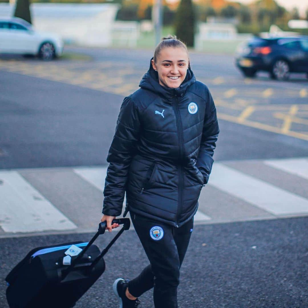 マンチェスター・シティFCさんのインスタグラム写真 - (マンチェスター・シティFCInstagram)「Manchester ➡✈️➡️ Madrid . #mancity #uwcl」10月29日 20時17分 - mancity