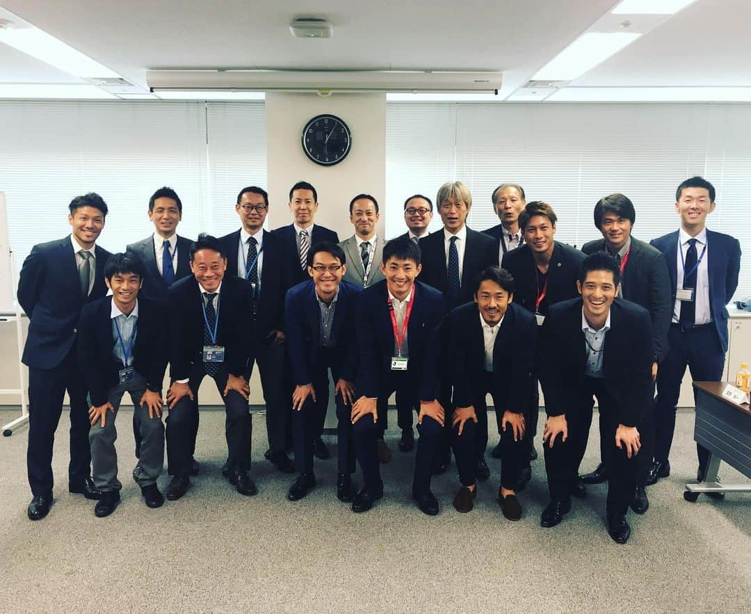 山田大記さんのインスタグラム写真 - (山田大記Instagram)「昨日、Jリーグ、審判員の皆さん、選手会理事で、意見交換を含めた懇親会を行いました。  審判員の皆さんの人柄や想いに触れられて、とても貴重な時間になりました。 今回が初めての試みでしたが、こういった場でのコミュニケーションを重ねていけば、よりリスペクトし合いながら高め合える関係が築けると確信しました。  @jleaguejp  素晴らしい機会をありがとうございました。」10月29日 20時17分 - hiroki_yamada_official