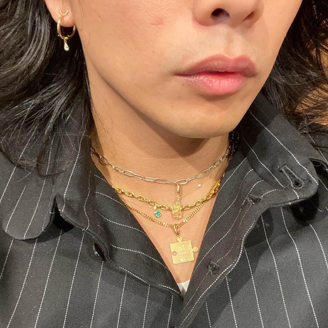 稲木ジョージのインスタグラム：「How would you layer @milamorejewelry ?」