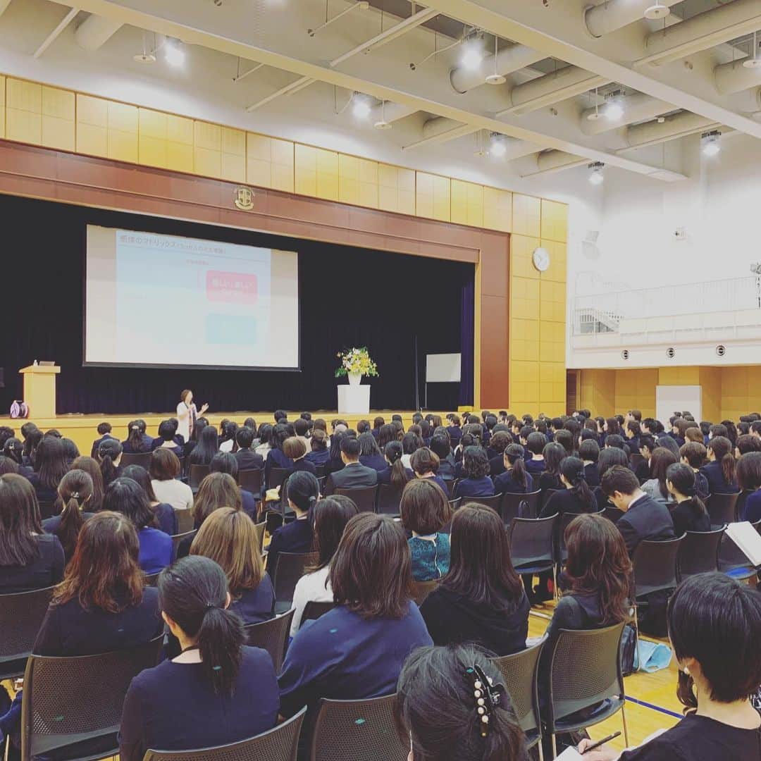田中ウルヴェ京さんのインスタグラム写真 - (田中ウルヴェ京Instagram)「昨日は午前中は名古屋で講演会、その後、Nスタでした。 講演は小学校で。 感情言語化のワークや、セルフトーク、ストレスコーピングについてなど、子供が「自分ならではの人生を作るため」のコミュニケーションについての講演でした。」10月29日 22時20分 - miyako.tanaka.oulevey