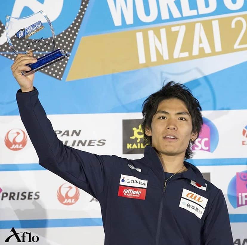 楢崎智亜さんのインスタグラム写真 - (楢崎智亜Instagram)「Over!! Saying bye to the season 2019. I did not participate in the last round of Inzai because I sensed my condition was not so perfect. I feel sorry for many people who wanted to see me climbing.  In 2019, I got everything I wanted! - 2 Championships’ golds for Combined & Bouldering - Annual 1st ranking of Combined & Bouldering  Although all 2019 targets are achieved, I will be stronger for the big event next year, Tokyo2020! I can’t save me having hard training in this coming winter. All the best for everyone who gave me big voice!! ——————————— 2019 シーズンが終わりました。 最終戦の印西大会は、シーズンの疲れもあり、ベストコンディションではなかった為参加しませんでした。楽しみにしてくださっていた方々には申し訳ありませんでした。  2019シーズンは、目標としていた世界選手権でコンバインドとボルダーの優勝。そしてWORLDCUPのコンバインドとボルダーの年間優勝という全ての目標を達成する事が出来ました👑  今年の目標は達成しましたが、僕は来年のオリンピックに向けてまだまだ強くなります。冬場のトレーニングにも気合いが入っています🦍🔥🔥これからも応援よろしくお願いします！ ———————————— photo by JMSCA/AFLO @au_official @thenorthfacejp #アイディホーム @air_sleeptechnology @unparallelup @frictionlabs」10月29日 22時19分 - tomoa_narasaki