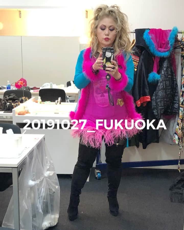 のインスタグラム：「大千秋楽を終えて、まだ全然、ライブの余韻から抜け出せないので、画像やら映像を編集しましたぁ❣️ 第2弾。  楽しかったなぁ。 全国各地、ワンダフルなメモリーズがいっぱい。そんな日々を思い出しながら、しばし休息中なり。  #20191029 #10月27日福岡電気ビルみらいホール #ワンダフルメモリーズツアファイナル　#wonderfulmemoriestourfinal  #詳細はオフィシャルサイトpersonznet #personz  #jillpersonz @jillpersonz」