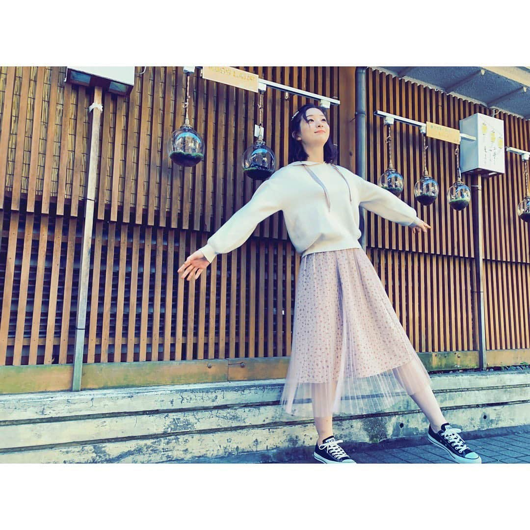 足立梨花さんのインスタグラム写真 - (足立梨花Instagram)「キニナル価格クイズ👗﻿ ﻿ ﻿ ワンピース(新潟)﻿ パーカー、スカート(長野)﻿ @jillbyjillstuart_official .  #亀ra」10月29日 22時25分 - adacchee