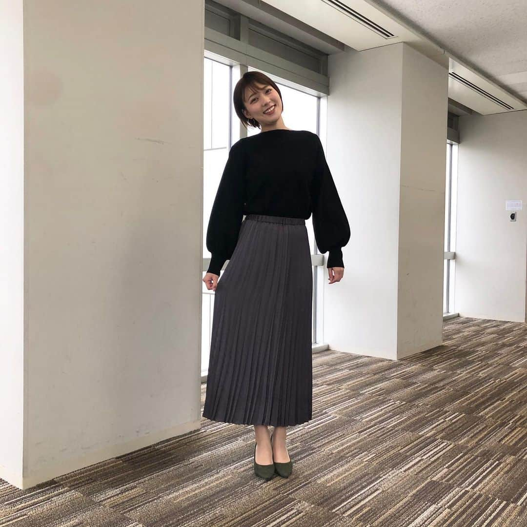 フジテレビ「めざましテレビ」さんのインスタグラム写真 - (フジテレビ「めざましテレビ」Instagram)「10月29日（火）きょう何着て行く？ ・ ファッション雑誌CanCamとコラボした お天気コーナー「きょう何着て行く？」 阿部華也子ちゃんの毎日のコーデを紹介♪ ・ 【きょうのコーデ】 ジャケット→#LAGUNAMOON　　2万5000円 ニット→#LAGUNAMOON 1万円 スカート→#プラステ 9990円 靴→#ILIMA 7900円 ピアス→#アビステ 3000円 ・ 【コーデのポイント】 去年に引き続き人気のマウンテンパーカは 内側がメッシュになったこなれ感たっぷりのものを🎵 女性らしいアイボリーならカジュアルコーデにはもちろん プリーツスカートを合わせたきれいめコーデにも マッチするのでおススメです🙆‍♀️✨ ・ #めざましテレビ #きょう何着て行く？ #阿部華也子 #今日のコーデ#コーデ #CanCam #今日のファッション#ootd #きょう何着て行く？は月〜金朝6時22分ごろ放送！」10月29日 22時25分 - mezamashi.tv