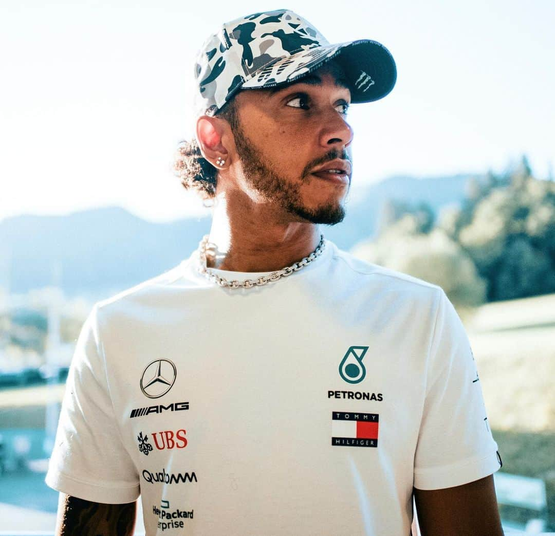 MERCEDES AMG PETRONASさんのインスタグラム写真 - (MERCEDES AMG PETRONASInstagram)「Get that #USGP look this weekend 😍 @lewishamilton’s latest Special Edition 2019 Cap is available! Get yours now! 📲 • #MercedesAMGF1 #Mercedes #F1 #LH44 #specialedition #Austin #PETRONASmotorsports」10月29日 22時33分 - mercedesamgf1