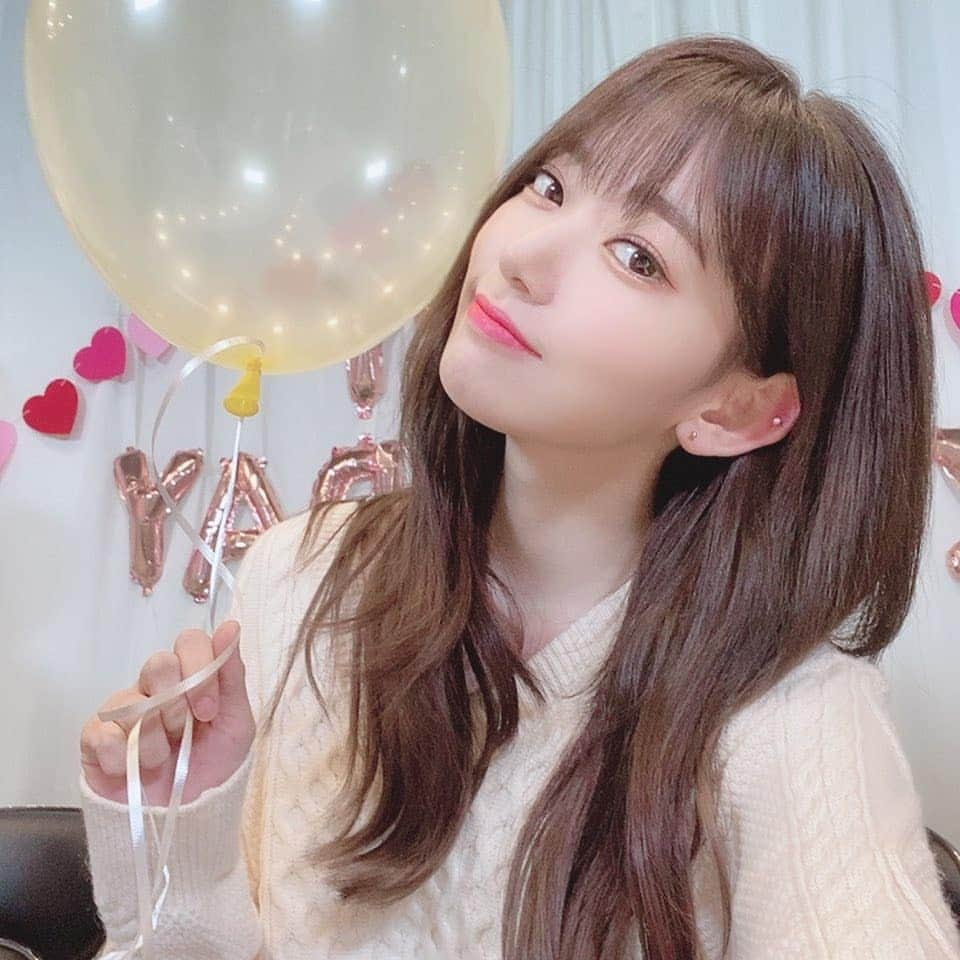 IZ*ONEさんのインスタグラム写真 - (IZ*ONEInstagram)「10월 29일 IZ*ONE 한 살 생일! 축하해~🎊 그리고 WIZ*ONE도 생일 축하해요~🎉 ⠀ 행복뿐인 추억들 우리 마음속에서 소중히 합시다🥰 ⠀ 2년째 잘 부탁드립니다 🎈 ⠀ 10月29日 IZ*ONE 1才の誕生日！ おめでとうー🎊 そしてWIZ*ONEもお誕生日おめでとうございます〜🎉 ⠀ 幸せだらけの思い出を私たちの心の中で大切にしましょう🥰 ⠀ 2年目もよろしくお願いします🎈 ⠀ #사쿠라 #さくら #宮脇咲良 #IZONE #아이즈원 #アイズワン」10月29日 22時42分 - official_izone