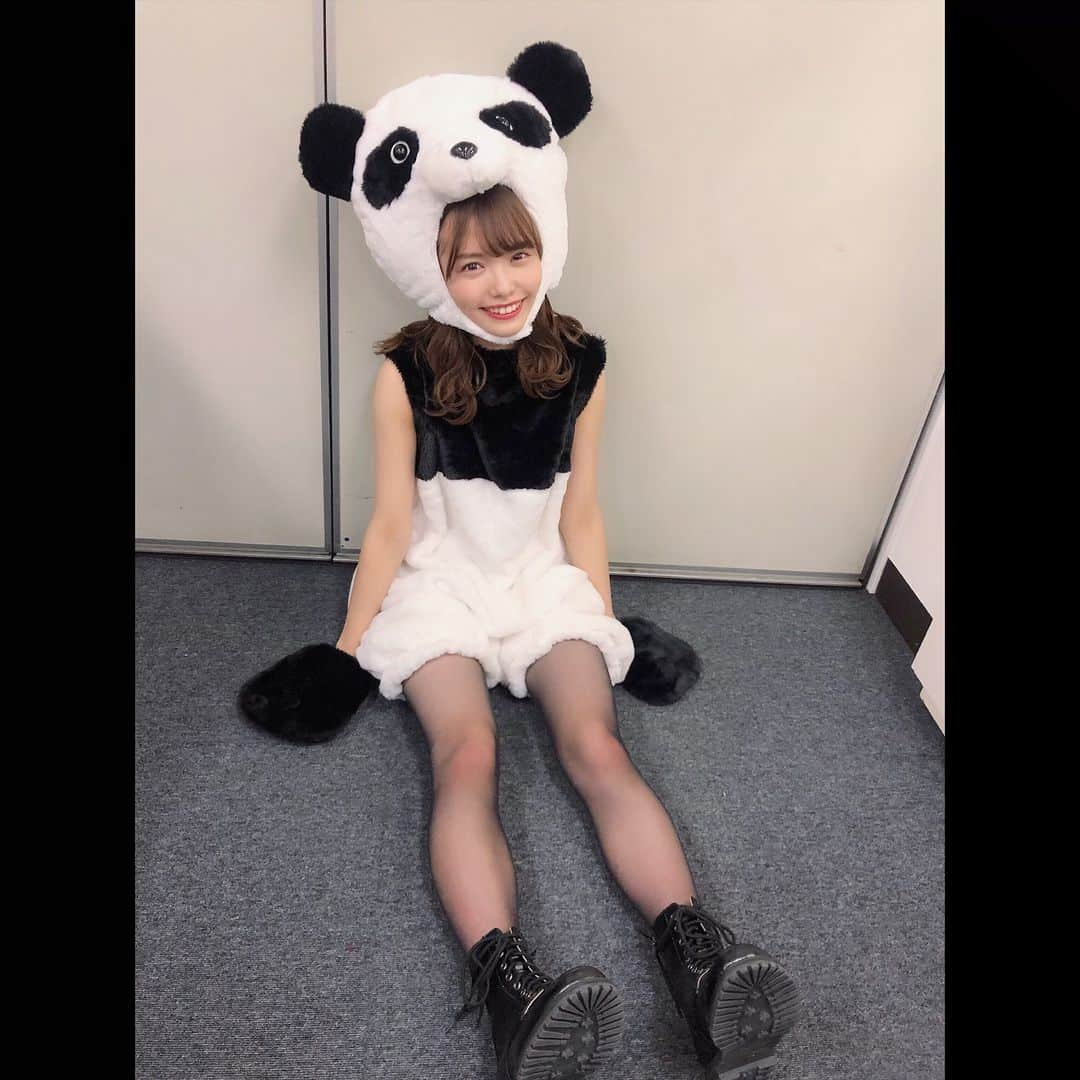 渕上舞さんのインスタグラム写真 - (渕上舞Instagram)「🐼🖤 . . #ハロウィン #もうすぐだね #着ぐるみ #パンダコス #halloween #飼主募集中 #なんてね」10月29日 23時10分 - mai_fuchigami_48