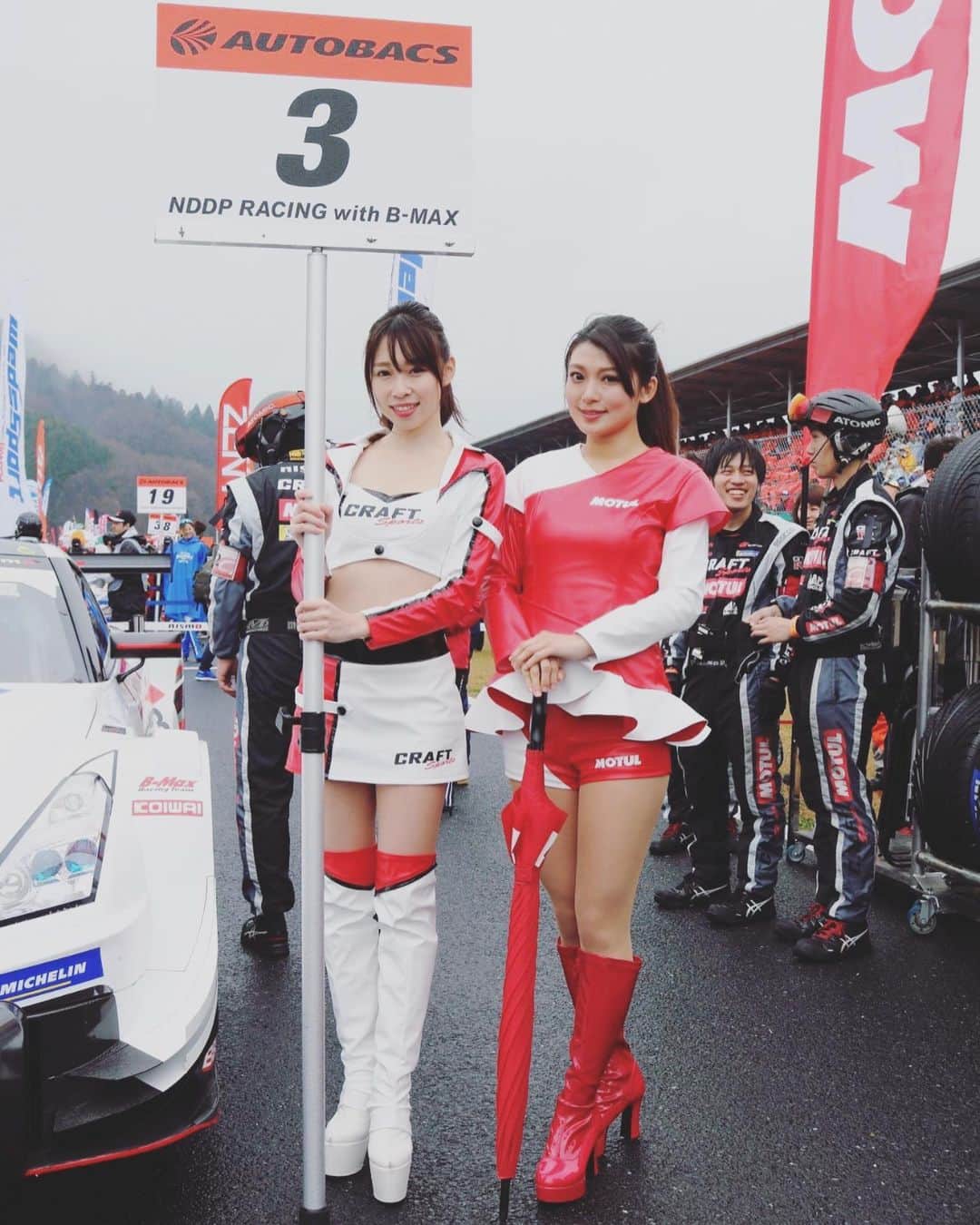 のインスタグラム：「寒くて雨だった第1戦の決勝レース！  #supergt #sgt #supergt2019 #サーキットの思い出 #okayamainternationalcircuit  #racequeen #racemodel #gridgirls #promomodels #japanesegirls #asiangirls #memories」
