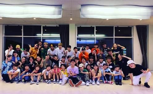 Show-heyのインスタグラム：「遅くなりましたが… | WS TOUR “CONNECTS” | 無事に完走しました！！ 本当に沢山の方々にご協力して頂きまして！ 総勢600人以上の方々が受けてくれました😭✨🔥 本当に最高でした！！ I  またやりたい！！ 次はもっと規模を広げてみようかな！！ ご協力頂ける方、連絡待ってます！笑 I  このTUORの映像を今作っております！！ 公開したら皆さん是非見て下さい！！！！ Special Thanks  @kai_0720  @manaya_47  @mittan_3210  @hal_hirata  @kenjisnaker  @kazusa1206  @mii_531  @shin_newage  @themasao1129  @yuri_catty  @machiokoshi_2000  @nozomi_crazyzone  @chanrika0317  Super Special Thanks @claquepot_official  写真は金沢→滋賀→大阪→京都→名古屋→熊本→宮崎→福岡  #conects #wstour #ざぁいまぁーす」
