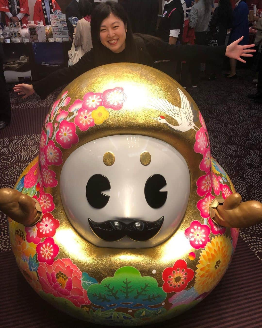 若林優美果のインスタグラム：「お久しぶりです！こんばんは！ 10月18日に #石川県人祭in東京 に行ってまいりました✨ 1人で行ったので最初は心細かったですが、すぐに近くの席の方々とお話しすることができ楽しかったです！周りを見ると私が1番若く感じました😅そして、多くの経営者の方々のお話を聞かせて頂くことができました😊 これから私はどんな人になるのだろう…❗️と考える1日でした！  #石川県 #ひゃくまんさん #石川県人祭 #お食事 #椿山荘 #ゆるキャラ #若林優美果 #社会人 #東京 #大学生 #将来#白山 #yurukyara #estudiante #chinzanso #金沢 #comer #石川県出身 #party #パーティー #故郷 #ふるさと #tokyo #ishikawa #石川県人 #食」