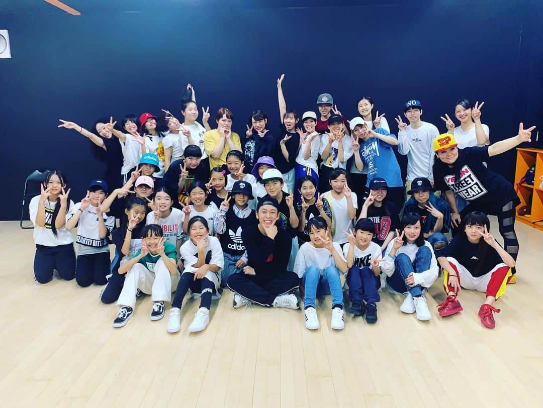 Show-heyのインスタグラム：「遅くなりましたが… | WS TOUR “CONNECTS” | 無事に完走しました！！ 本当に沢山の方々にご協力して頂きまして！ 総勢600人以上の方々が受けてくれました😭✨🔥 本当に最高でした！！ I  またやりたい！！ 次はもっと規模を広げてみようかな！！ ご協力頂ける方、連絡待ってます！笑 I  このTUORの映像を今作っております！！ 公開したら皆さん是非見て下さい！！！！ Special Thanks  @kai_0720  @manaya_47  @mittan_3210  @hal_hirata  @kenjisnaker  @kazusa1206  @mii_531  @shin_newage  @themasao1129  @yuri_catty  @machiokoshi_2000  @nozomi_crazyzone  @chanrika0317  Super Special Thanks @claquepot_official  写真は函館→長万部→札幌→羽幌→北見→帯広  #conects #wstour #ざぁいまぁーす」