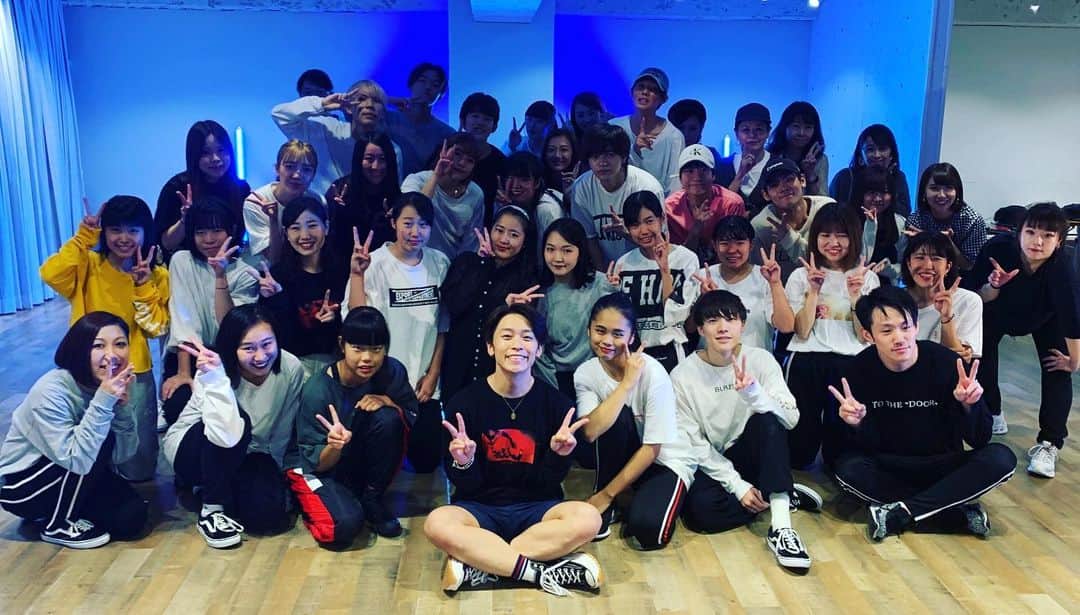 Show-heyのインスタグラム：「遅くなりましたが… | WS TOUR “CONNECTS” | 無事に完走しました！！ 本当に沢山の方々にご協力して頂きまして！ 総勢600人以上の方々が受けてくれました😭✨🔥 本当に最高でした！！ I  またやりたい！！ 次はもっと規模を広げてみようかな！！ ご協力頂ける方、連絡待ってます！笑 I  このTUORの映像を今作っております！！ 公開したら皆さん是非見て下さい！！！！ Special Thanks  @kai_0720  @manaya_47  @mittan_3210  @hal_hirata  @kenjisnaker  @kazusa1206  @mii_531  @shin_newage  @themasao1129  @yuri_catty  @machiokoshi_2000  @nozomi_crazyzone  @chanrika0317  Super Special Thanks @claquepot_official  写真は東京！  #conects #wstour #ざぁいまぁーす」