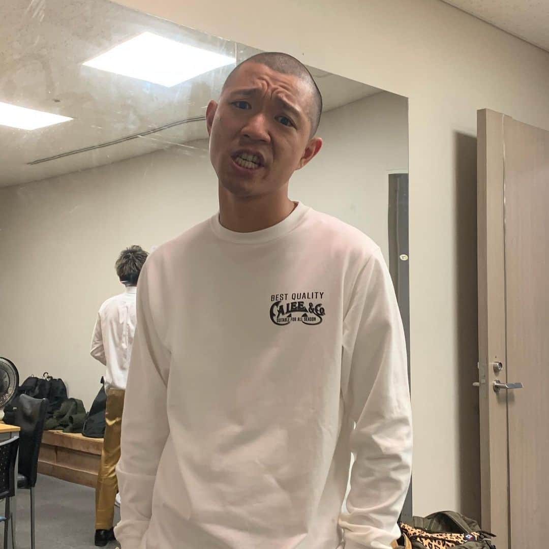 池田真一のインスタグラム：「M-1グランプリ3回戦ありがとうございました！ 今日ダブルアート見て気になった方いましたら11月9日(土)20時〜よしもと漫才劇場で単独ライブありますので是非見に来てください！ ヒガシ逢ウサカの今井は皆勤賞です！ よろしくお願いします！」