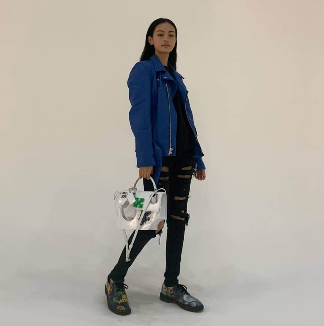 OFF-WHITE C/O VIRGIL ABLOHさんのインスタグラム写真 - (OFF-WHITE C/O VIRGIL ABLOHInstagram)「@lalatakahashi226 in Off-White™ ss20 women's "meteor bag" now exclusively available online at off---white.com」10月30日 0時00分 - off____white