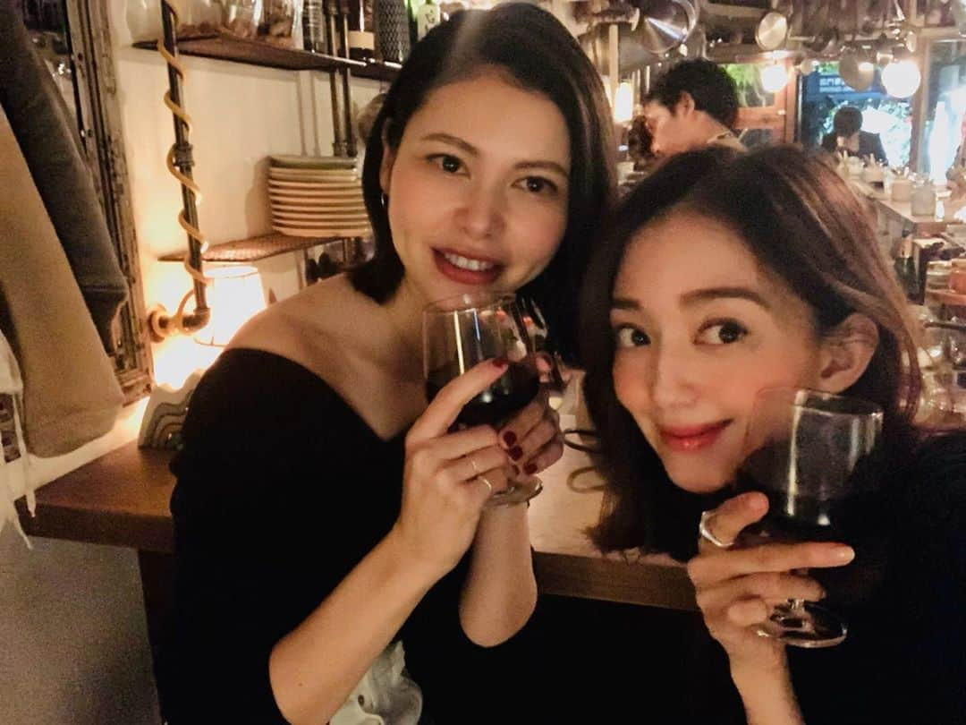 松島花さんのインスタグラム写真 - (松島花Instagram)「: モデル友達の @puri45 とふたりで🍷🍴 十代からのお付き合い👻👻 時間足りなかった❤️またすぐね❤️ : #友達 #楽しかった #Priscila」10月30日 0時25分 - hana_matsushima_official