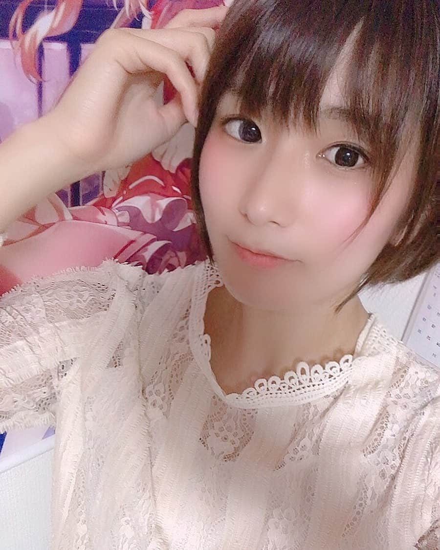 のインスタグラム：「✨ . イチナナキログラムさんの トップス！レース！！！！ . 落ち着いた色で万能☺️ たくさん着る〜〜♫💕 . . . .  #来栖うさこ  #齧り付きたいお尻 #愛媛県産グラドル #グラドル #グラビア #ショートカット女子 #お尻 #model #cosplayer #17kg #fashion  #イチナナキログラム」