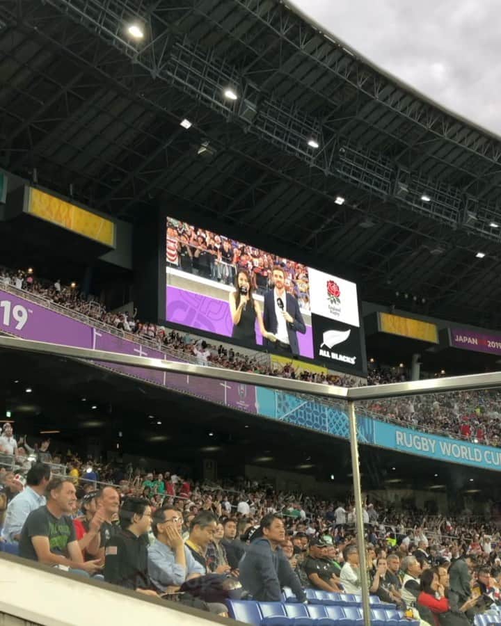 坂倉アコのインスタグラム：「Rugby World Cup 2019🏉✨﻿ Being a Field host at the stadium which filled with 68000 people was definitely the unforgettable moment of my life ✨✨✨ ﻿ ﻿ ラグビー・ワールドカップ、﻿ フィールドMCの模様🇳🇿🏴󠁧󠁢󠁥󠁮󠁧󠁿﻿ ﻿ ラグビー・ワールドカップのフィールドMCとして、あのフィールドに立てたことは一生の思い出😭❤️ ﻿ ﻿ 今週末もアレックスと一緒に盛り上げて行きたいと思います🥳ぜひよろしくお願いします🏴󠁧󠁢󠁥󠁮󠁧󠁿🇿🇦🔥﻿ ﻿ #ラグビーワールドカップ2019 #ラグビーw杯 #ラグビー#ラグビー好きな人と繋がりたい #ラグビー女子 #rugbyworld #rugbyworldcup #rugbyworldcup2019」