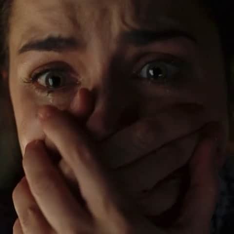 アナ・デ・アルマスのインスタグラム：「WHAT? 🥺🔪 Final trailer for @knivesout」