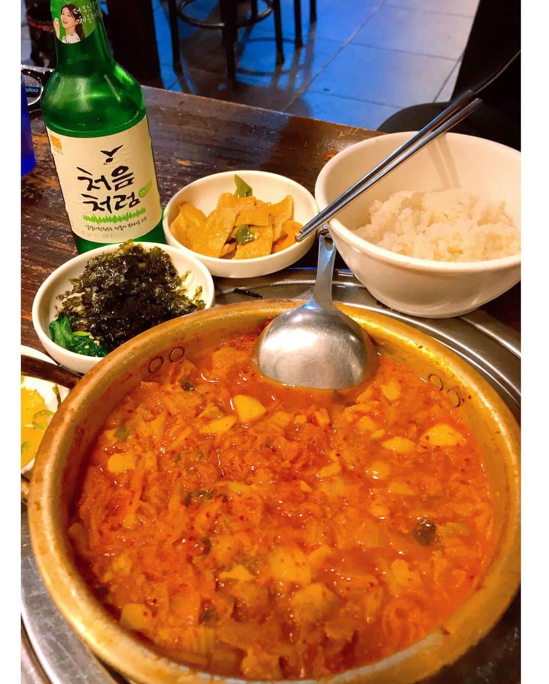 久保山香奈さんのインスタグラム写真 - (久保山香奈Instagram)「プデチゲ🍴 キムチチゲ🍴 タッカンマリ🍴 #韓国#🇰🇷#koria#koreanfood #プデチゲ#キムチチゲ#タッカンマリ#マッコリ」10月30日 1時11分 - kaaana227