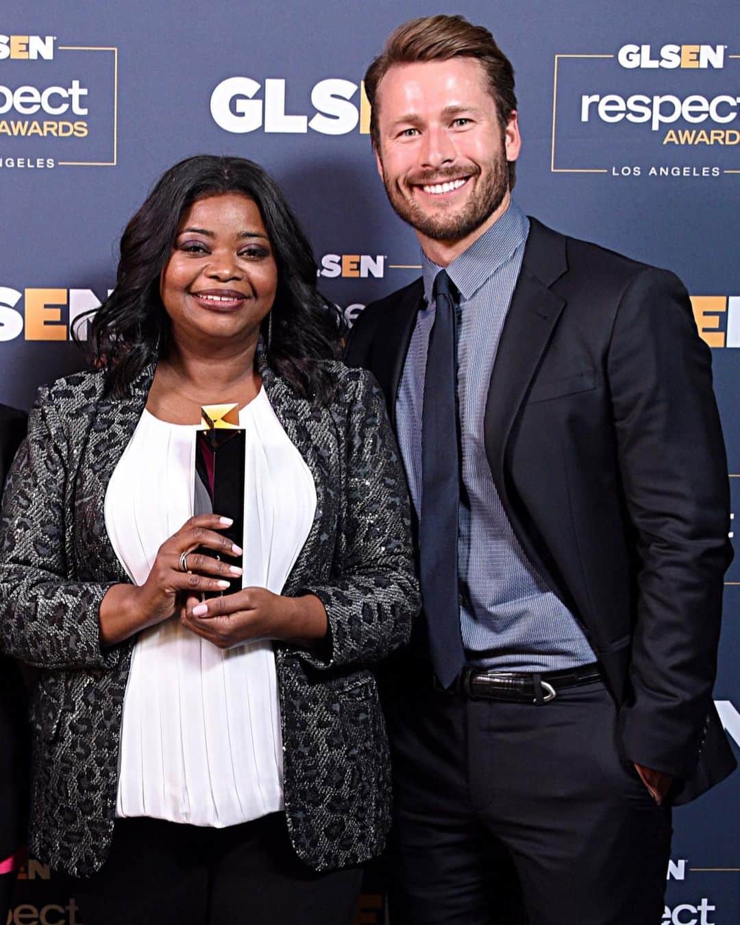 グレン・パウエルのインスタグラム：「Honored to celebrate @glsen and give my dear friend @octaviaspencer who single-handedly brings more love into the world than is humanly possible, the Inspiration Award. I also may have called her an Academy-award winning Carebear, but I can’t be sure.」