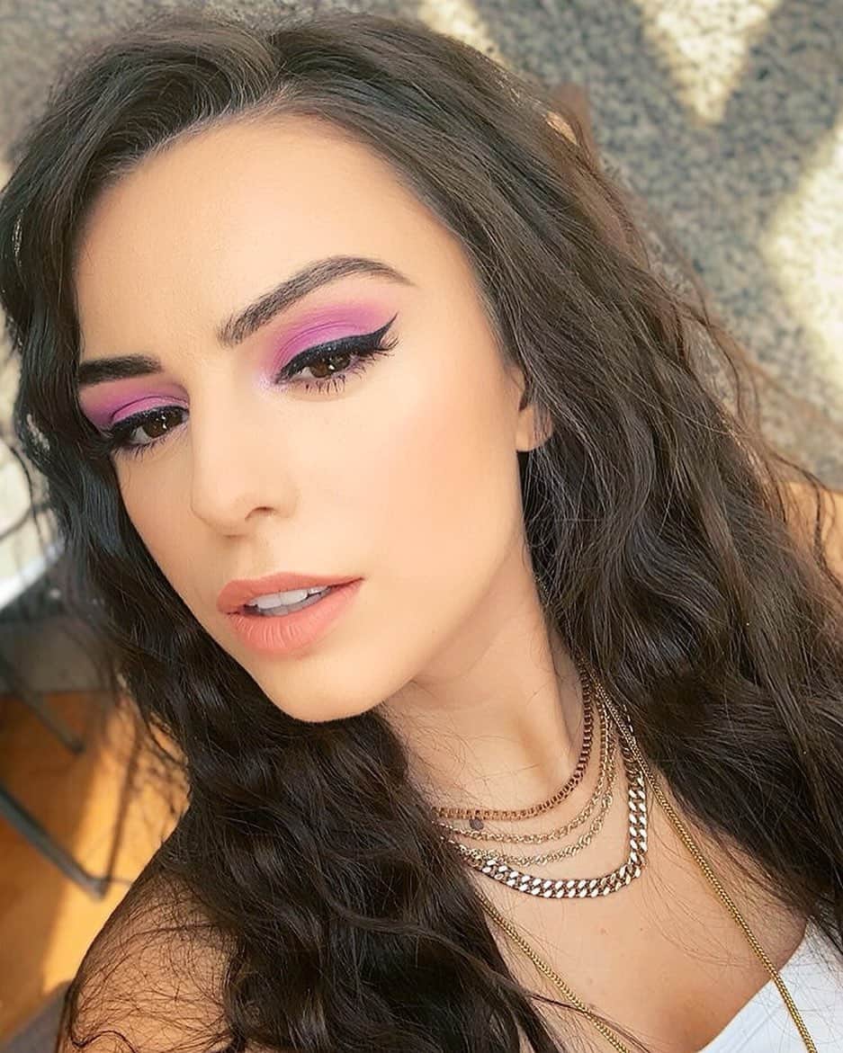 シェール・ロイドのインスタグラム：「We could go M.I.A 💜  Behind the scenes coming Thursday...」