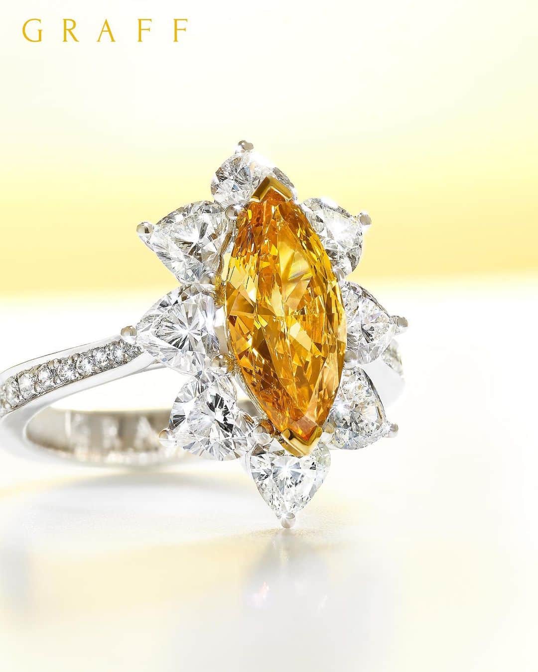 Graffさんのインスタグラム写真 - (GraffInstagram)「A beguiling Vivid Orange diamond. . #graffdiamonds #highjewelry #diamondring」10月30日 1時58分 - graff