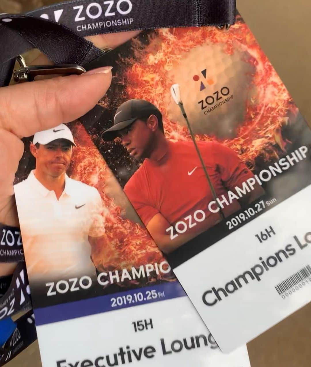 吉田玲奈さんのインスタグラム写真 - (吉田玲奈Instagram)「ZOZO CHAMPIONSHIP ⛳️ 2019/10/24〜28 モッチーと観に行って来ました♫こんなにゴルフ人口っているの？というくらい凄いギャラリーでした！ タイガーウッズと松山くんの優勝争いを生で見ることができるなんて夢のようでした❥ 松山くんも素晴らしかったし、タイガーウッズが日本で優勝してくれて嬉しかった🏆✨ 凄い人気選手たちの夢の共演に、ただただそこに居るだけで幸せな気分で過ごせた最高に楽しい時間でした⛳️ ありがとうございました😘  #ZOZO #zozochampionship  #pgatour  #日本初開催 #前澤さんありがとうございました #ゴルフ観戦 #ラウンジ観戦 #楽しかった #タイガーウッズ  #82勝 #感激 #美しいスイング #ゴルフ大好き #モッチー #望月理恵 ちゃん #ゴルフ大人女子#reinagolf」10月30日 2時28分 - reina.yoshida.ciel.1218