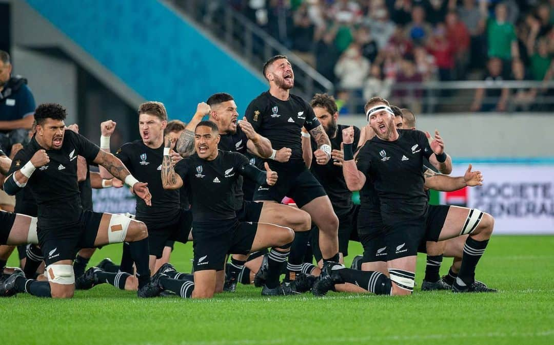 ダニエル・カーターさんのインスタグラム写真 - (ダニエル・カーターInstagram)「What a performance my @allblacks brothers put in. Moments like last weekend are a true test of character and something we can all learn from. Keep your head up boys and prepare for one more battle  What has been your favourite @allblacks moment from this @rugbyworldcup?  Comment below, or post on your stories and tag me for a repost. I will be posting the Top 3 moments on my page #rwc2019」10月30日 3時02分 - dancarter_