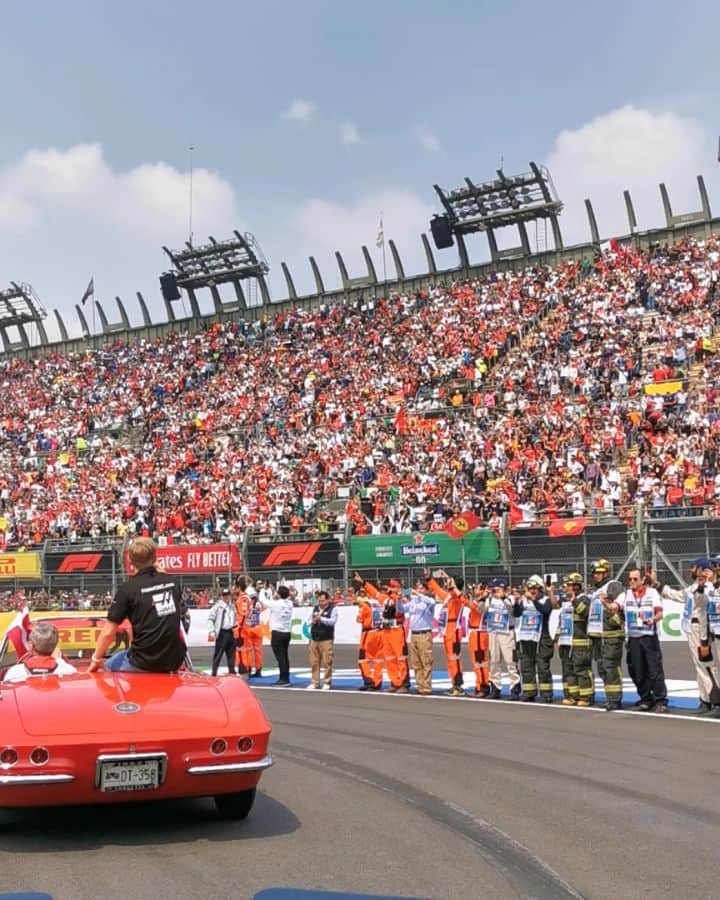 ロマン・グロージャンのインスタグラム：「Beat that 🇲🇽💯🔥 #r8g #mexico #f1esta」