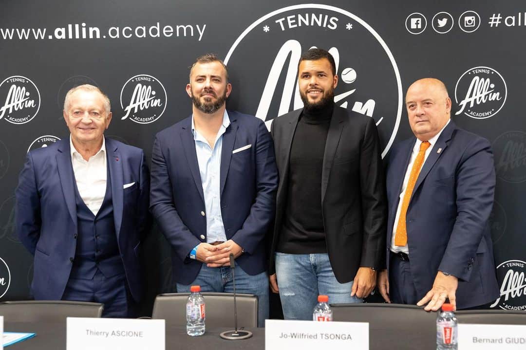 ジョー＝ウィルフリード・ツォンガのインスタグラム：「Je suis très fier de vous annoncer aujourd’hui ma volonté de prendre part au développement de la @allin_tennis_academy afin de faire évoluer ses structures et sa capacité, et de contribuer à son rayonnement ! 👌🏽🎾 #allinacademy #rolexparismasters #tsongateam 📷 FFT / Jean-Charles Caslot」