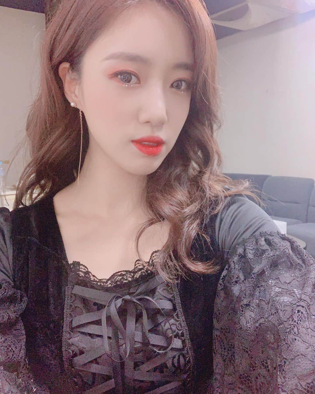 のインスタグラム：「⠀ 公演中にも少しお話しましたが、 みなさんのリクエスト曲 ここにたくさん書いてください！ いつお見せできるかは分かりませんが、 みなさんの為に練習します🧡 ⠀ ‪#ウンジョン #은정 #EunJung‬」