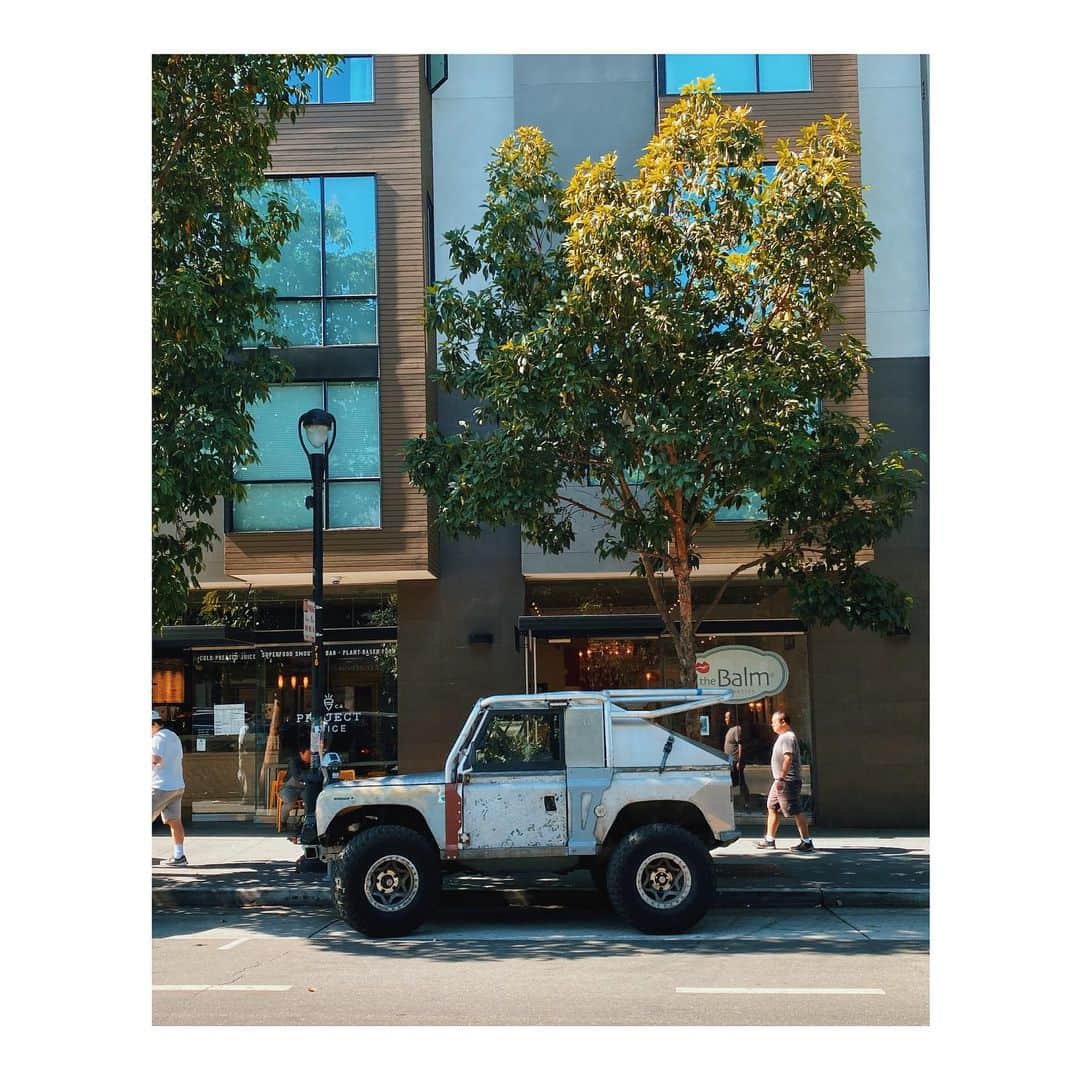 のインスタグラム：「FrankenJeep 🎃 #CarsNTrees #AutosOfTheMission」