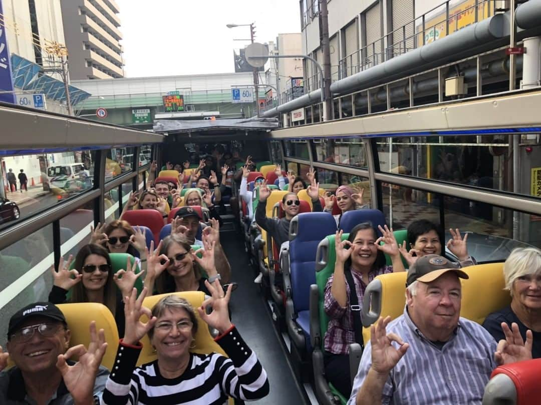 OSAKA WONDER LOOPさんのインスタグラム写真 - (OSAKA WONDER LOOPInstagram)「#BeautifulDay in #Osaka today! Just perfect weather to enjoy a ride on #OsakaWonderLoop #OpenTopBus! Come see the city from the streets with us! English speaking guide on board. http://wonderloop.jp  Buy your tickets directly on the bus!  #sightseeing #loopbus #LiveGuideInEnglish #Kansai #Japan」10月30日 16時04分 - osakawonderloopbus