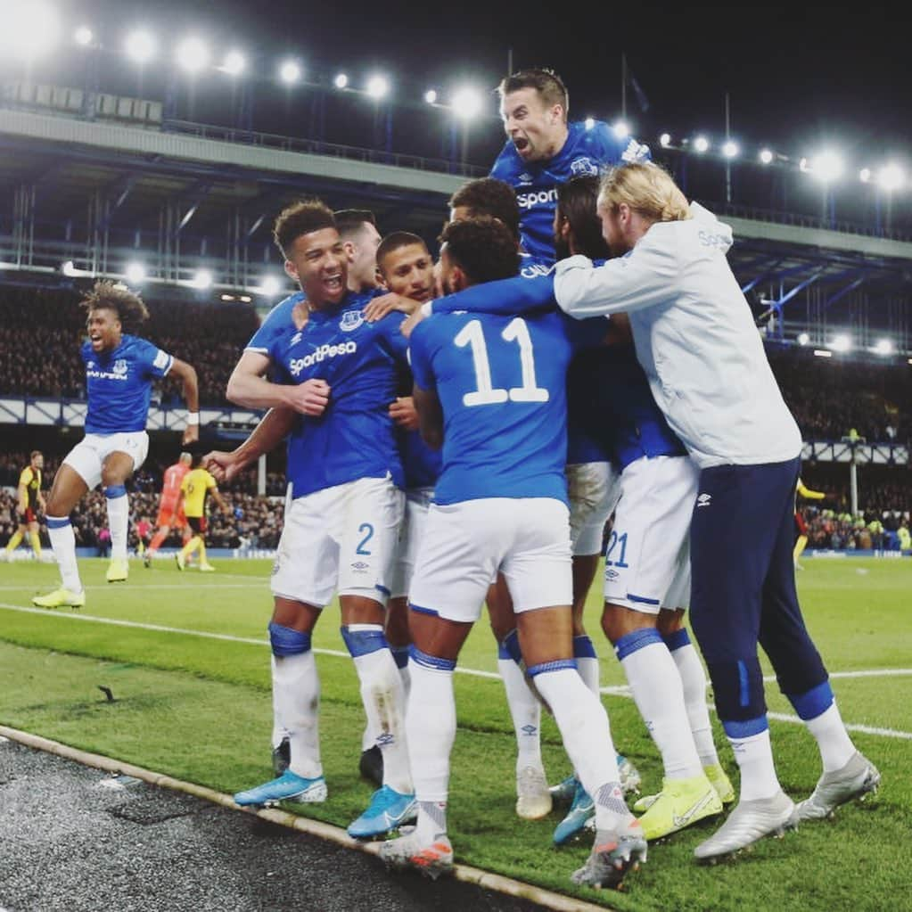 メイソン・ホールゲイトさんのインスタグラム写真 - (メイソン・ホールゲイトInstagram)「Next round.. clean sheet.. AND MY FIRST @everton GOAL.」10月30日 7時46分 - masonholgate