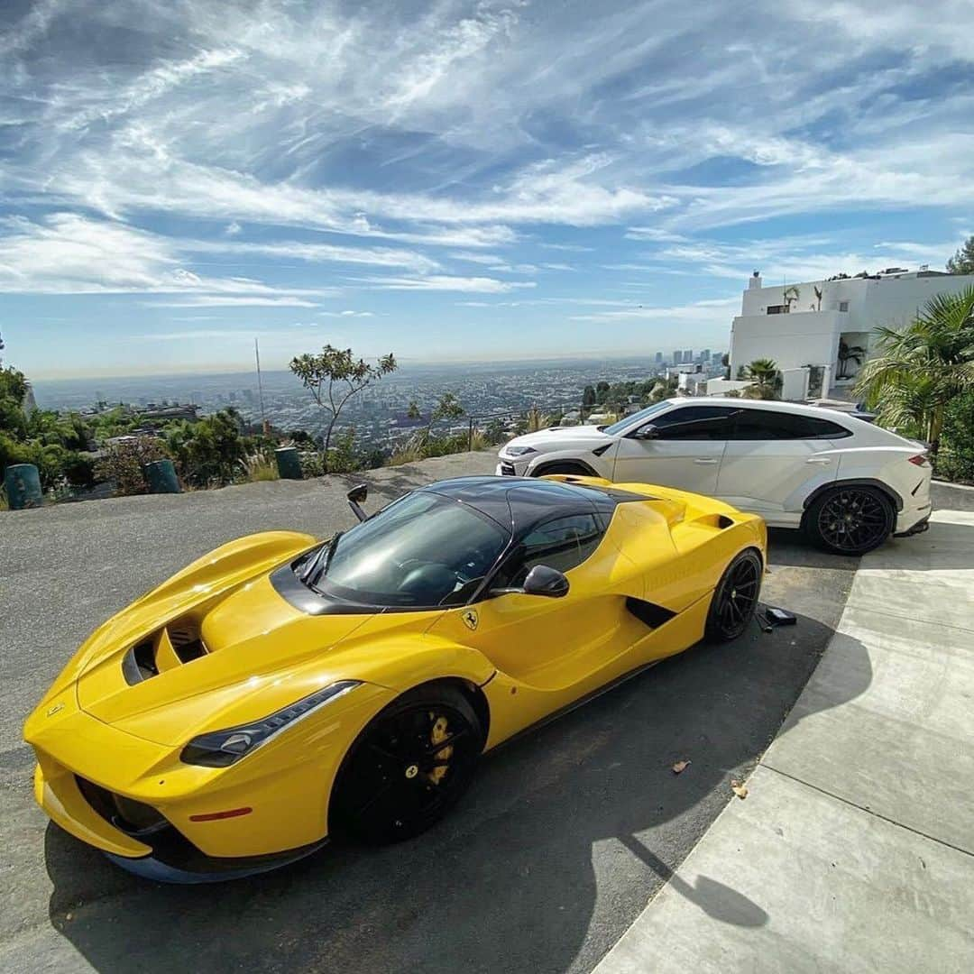 CarsWithoutLimitsさんのインスタグラム写真 - (CarsWithoutLimitsInstagram)「What would your car combo be? COMMENT BELOW! ⛅️ Owner @wiresonly  Photo @rdbvik  #carswithoutlimits #ferrari #laferrari #laf #ferrarilaferrari #lambo #lamborghini #urus #lamborghiniurus #rdbla #views #dream #success #millionaire」10月30日 8時09分 - carswithoutlimits