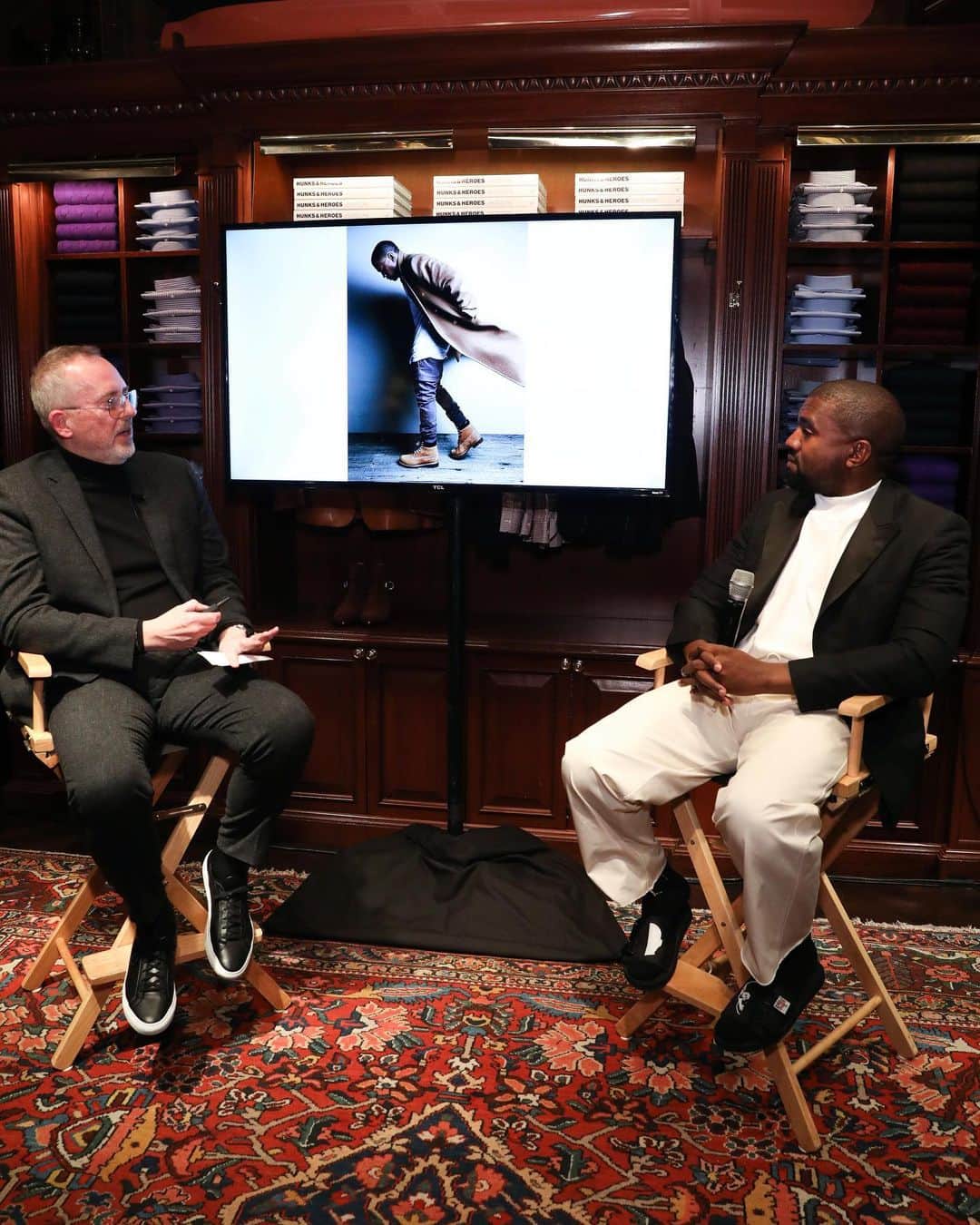 Polo Ralph Laurenさんのインスタグラム写真 - (Polo Ralph LaurenInstagram)「To celebrate the release of “Hunks and Heroes: Four Decades of Fashion at GQ”, #GQ Creative Director-at-Large and author #JimMoore hosted an intimate Q&A with #KanyeWest at the @RalphLauren Chicago flagship to discuss the vibrant history of men’s fashion, style, and culture.⁣ ⁣ Read about Moore’s remarkable career and pick up a limited, signed copy of the book, available on #ThePoloApp (US Only)⁣ ⁣ #PoloRalphLauren #HunksandHeroes」10月30日 9時40分 - poloralphlauren